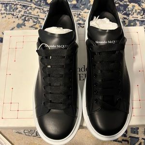 SOLD ❗️❗️Alexander McQueen